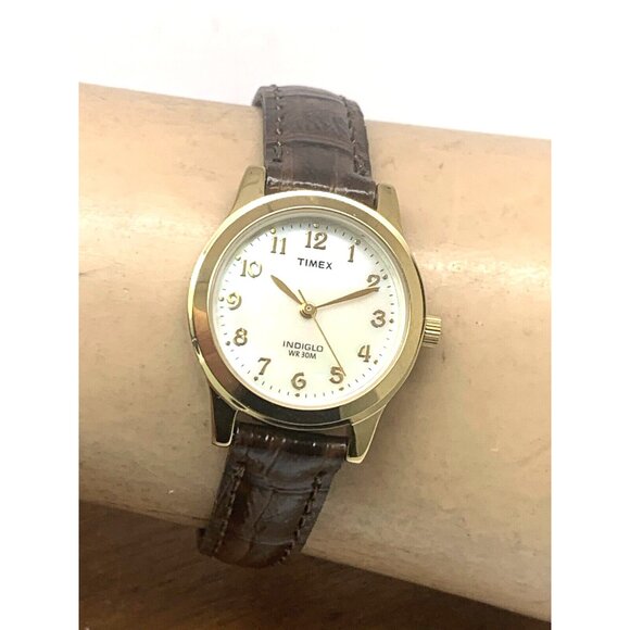 Timex Women's Watch TW2R63600 Indiglo Mother of Pearl Quartz Brown Leather 25mm - Picture 12 of 15